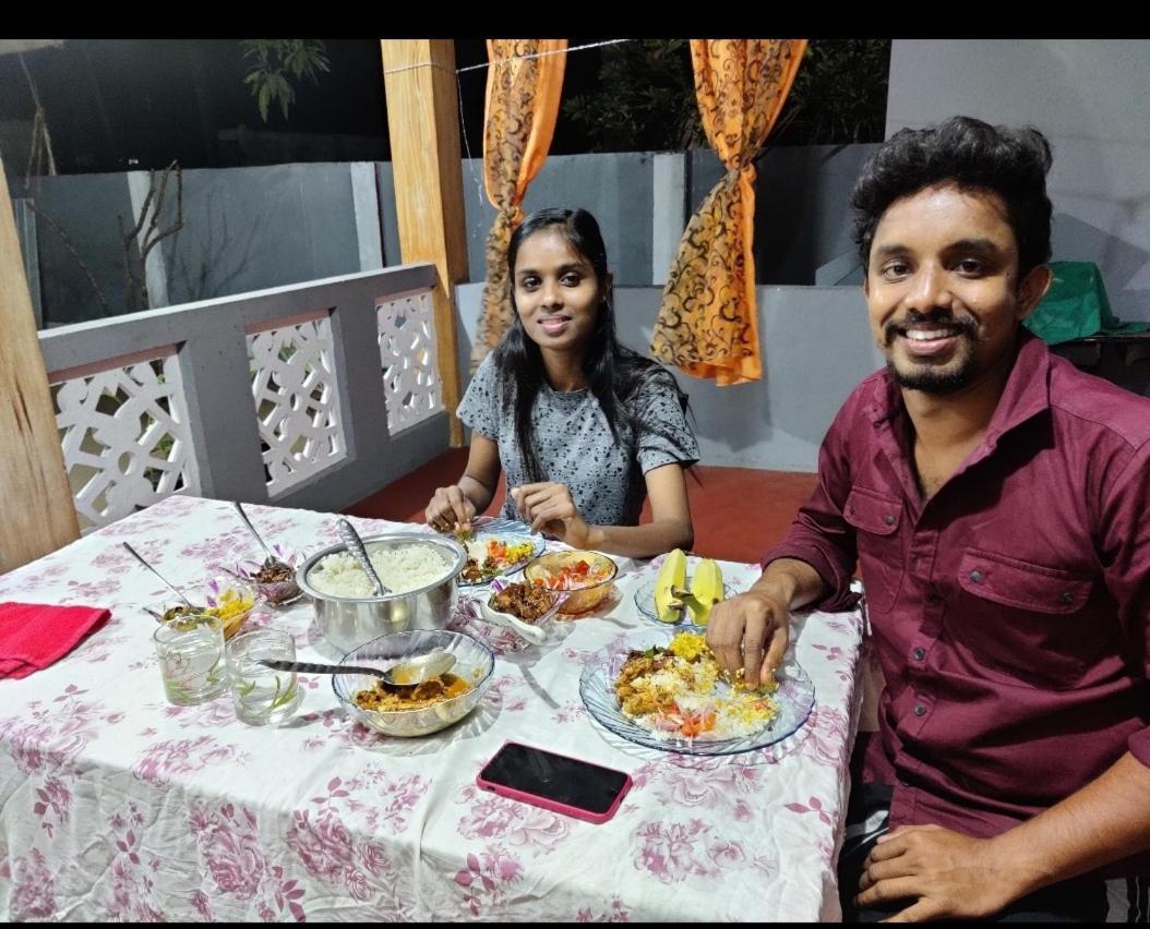 Enoch Guest House Mannar Exterior foto